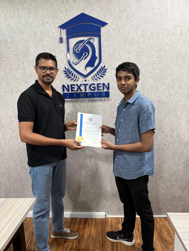 Chethina Randidu receiving his Computer Hardware Technician certificate